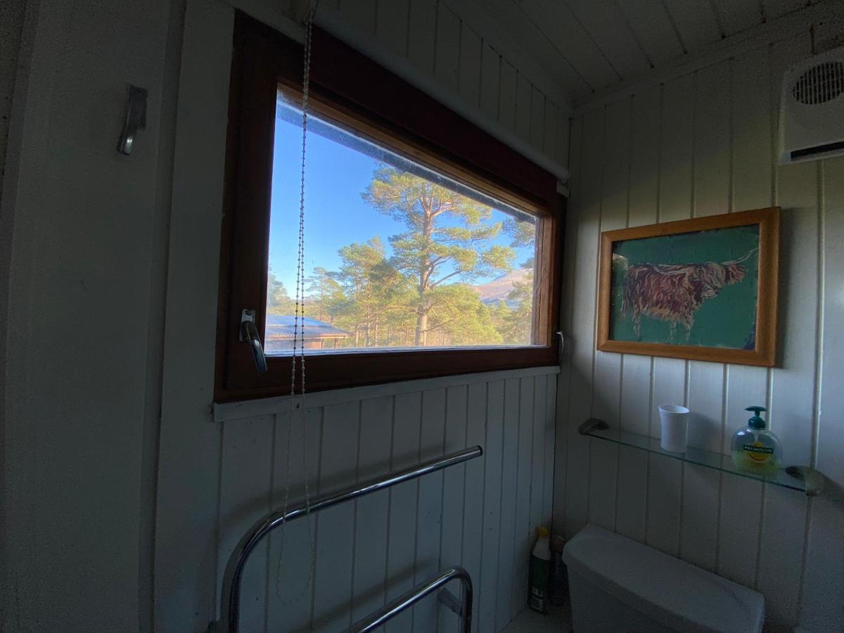 Great Glen Holidays - Chalets フォート・ウィリアム エクステリア 写真